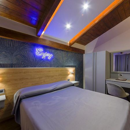 Hotel Vogue ลิโกลา ภายนอก รูปภาพ