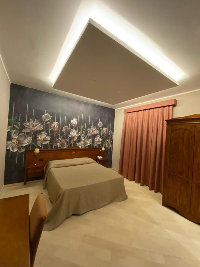 Hotel Vogue ลิโกลา ภายนอก รูปภาพ