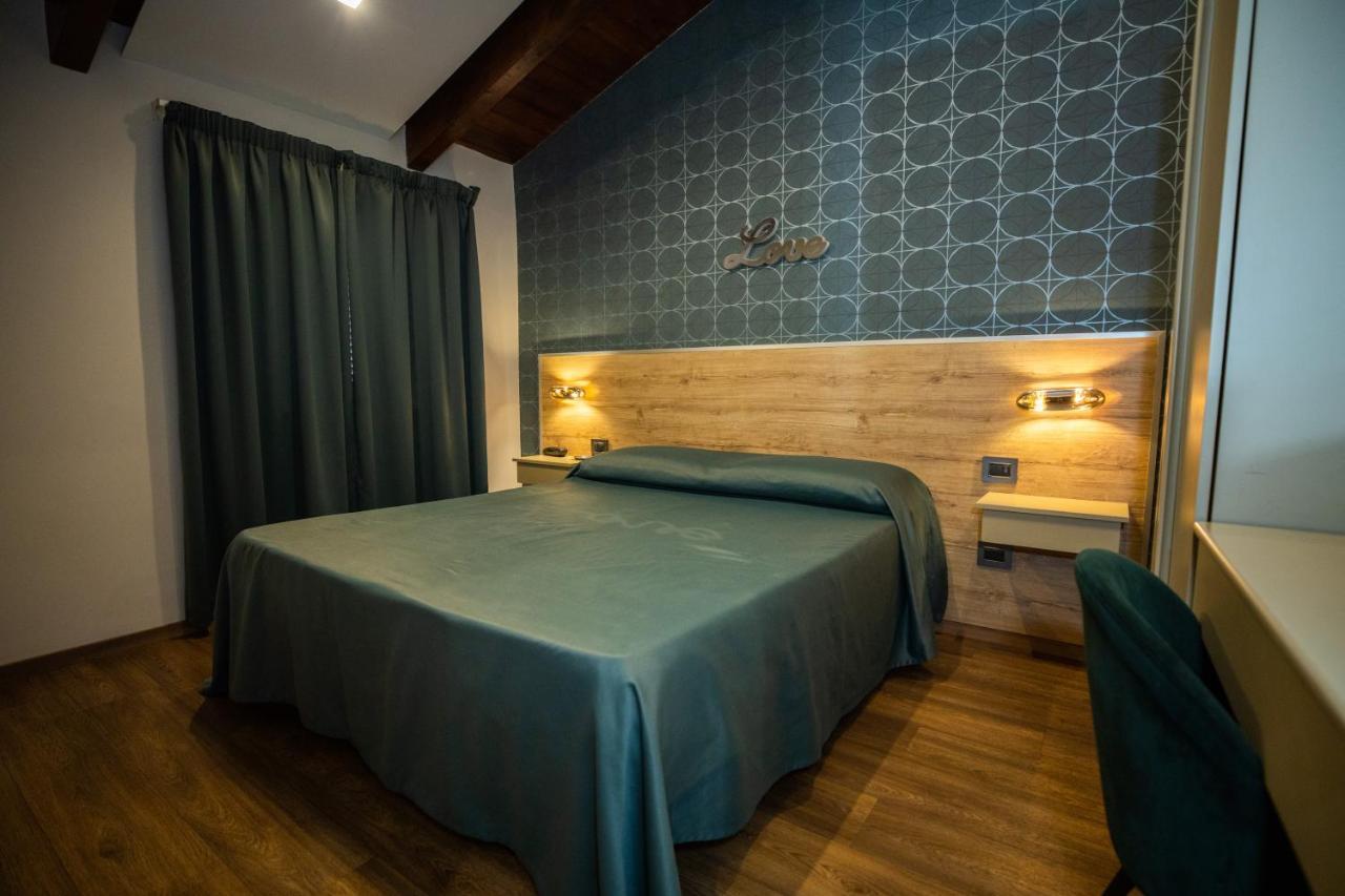 Hotel Vogue ลิโกลา ภายนอก รูปภาพ