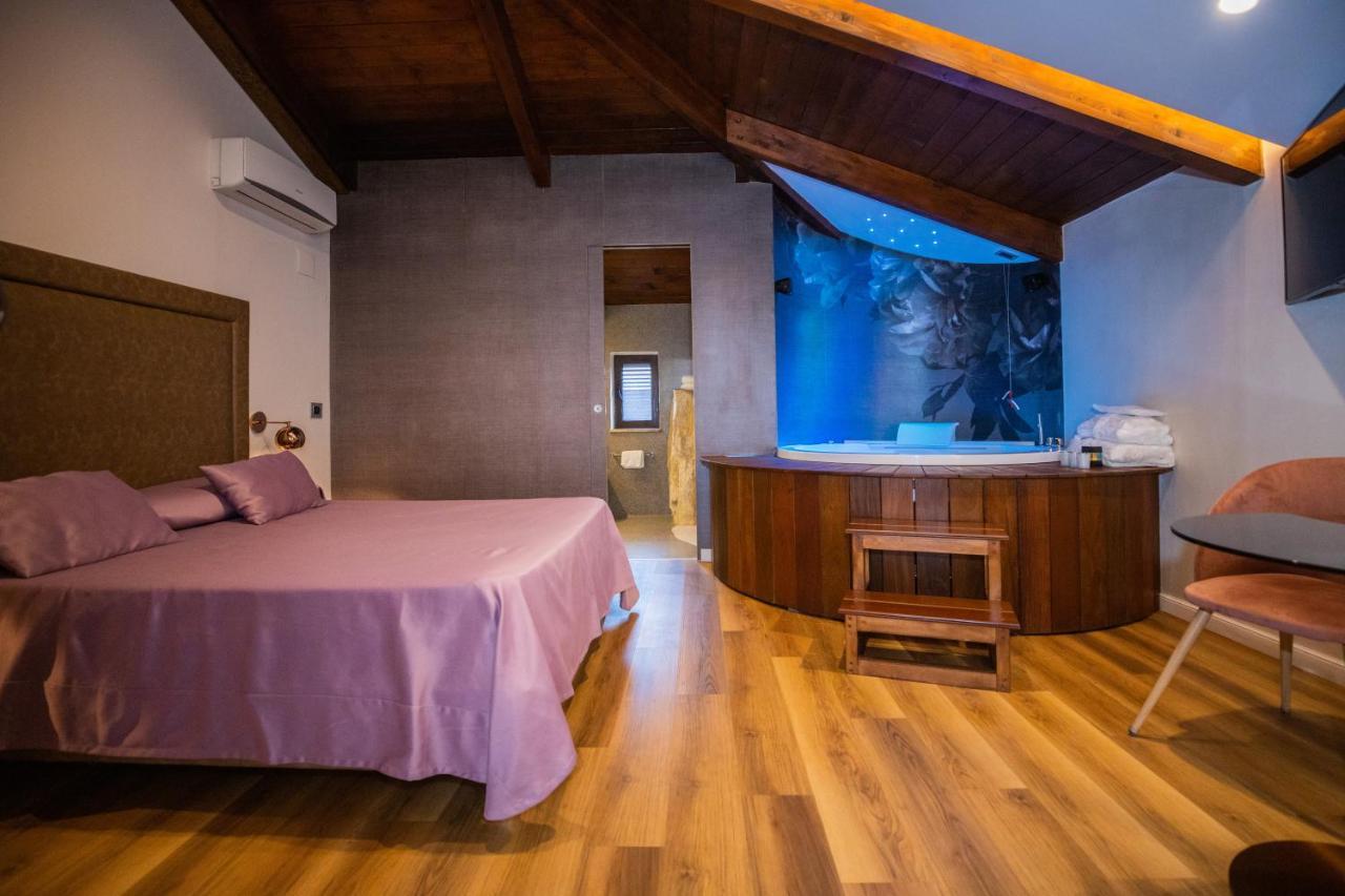 Hotel Vogue ลิโกลา ภายนอก รูปภาพ