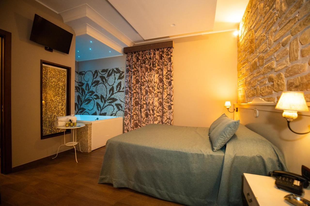 Hotel Vogue ลิโกลา ภายนอก รูปภาพ