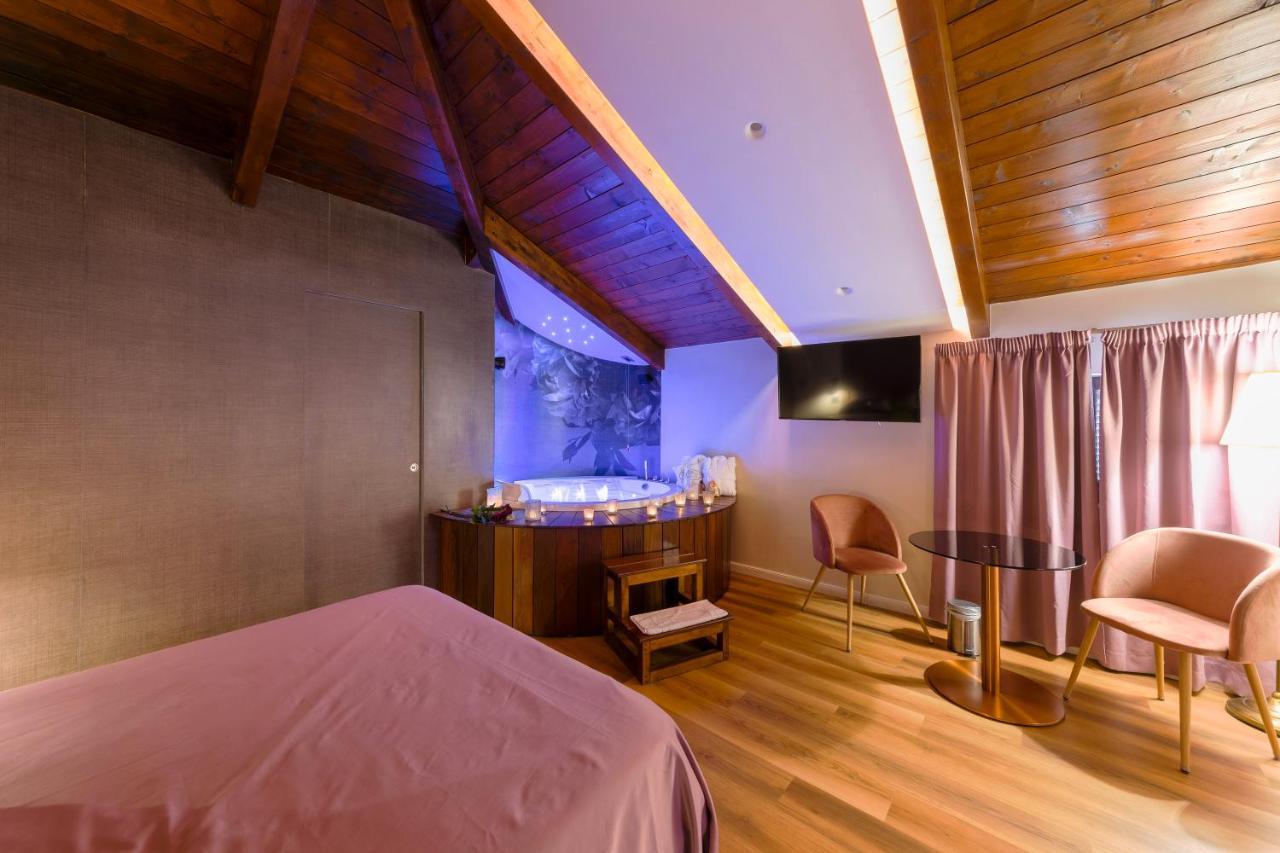 Hotel Vogue ลิโกลา ภายนอก รูปภาพ