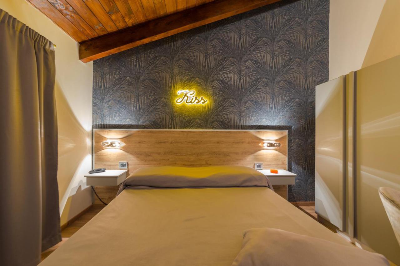 Hotel Vogue ลิโกลา ภายนอก รูปภาพ